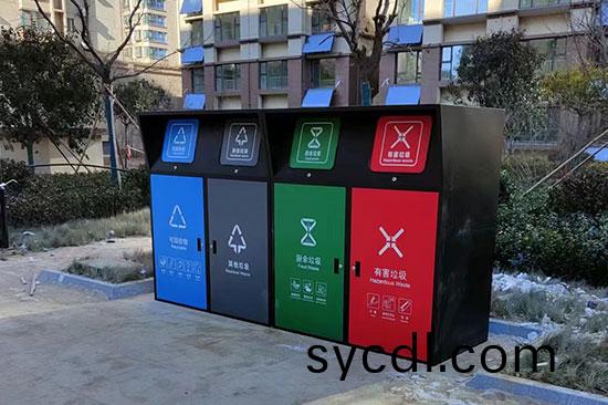 小(xiao)區(qu)安裝四(si)分(fen)類(lei)垃(la)圾(ji)桶(tong)罩(zhao)，垃(la)圾(ji)分類(lei)亭(ting)