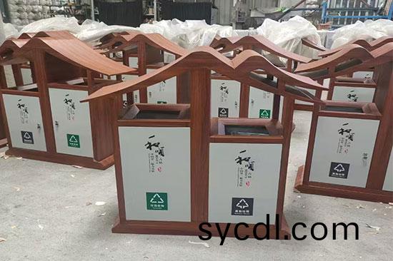 國(guo)風(feng)韻(yun)味(wei)，戶(hu)外(wai)垃(la)圾桶新(xin)貌驚(jing)豔亮相，共(gong)賞匠心(xin)之(zhi)作！