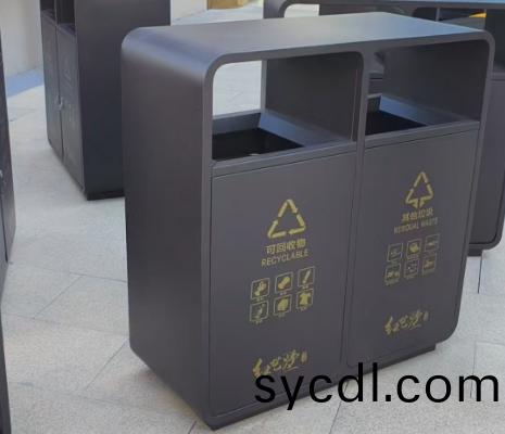 山東濰坊(fang)安(an)裝一(yi)欵(kuan)咖啡(fei)色的戶外分(fen)類(lei)垃(la)圾(ji)桶(tong)