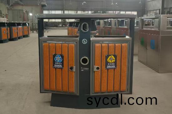 山東(dong)濰(wei)坊(fang)某小區鋼(gang)木分類垃圾桶(tong)應用(yong)案例(li)