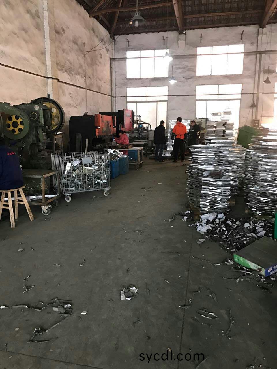 垃圾桶生産車間